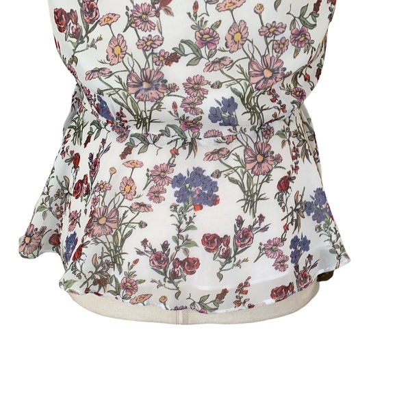 Lulu’s Lucrezia Floral Wrap Top M LAST PRICE DROP B4 DONATION - Picture 9 of 15